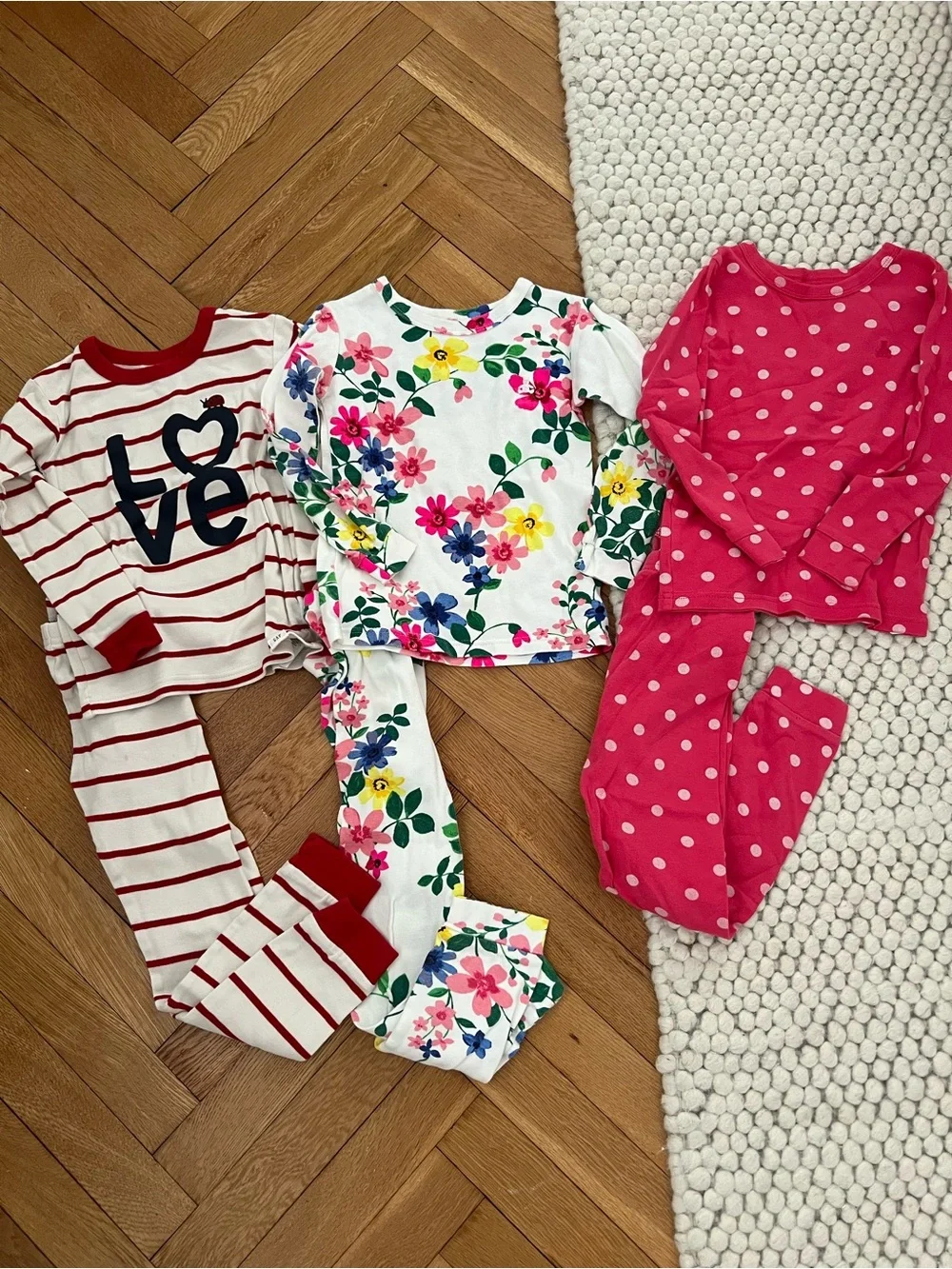 GAP Pajamas (7 pairs all size 6)